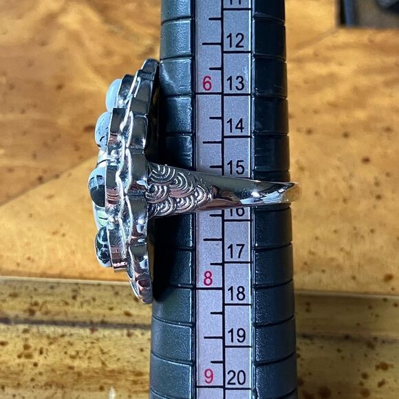 Natural White Buffalo Artistic Cocktail Ring Size 7 - Picture 8 of 9